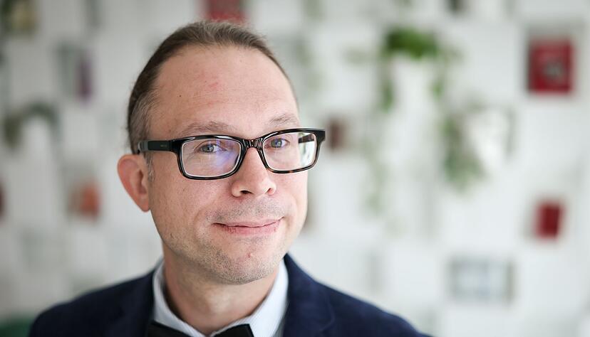 Sebastian Ocklenburg, Biopsychologe an der MSH Medical School Hamburg, entlarvt Mythen über Linkshänder. Sebastian Ocklenburg, Biopsychologe an der MSH Medical School Hamburg, entlarvt Mythen über Linkshänder.