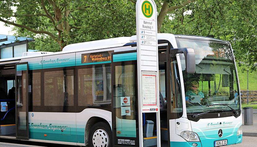 Die erweiterte Regiobuslinie 7 fährt seit 28. Februar 2016 zwischen Künzelsau und Waldenburg. Die Landesförderung wurde bis Ende 2029 verlängert. Die erweiterte Regiobuslinie 7 fährt seit 28. Februar 2016 zwischen Künzelsau und Waldenburg. Die Landesförderung wurde bis Ende 2029 verlängert.