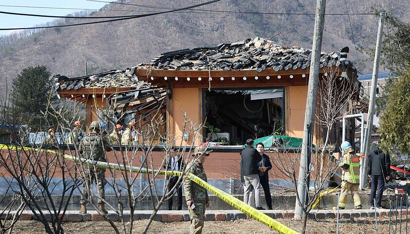 Das Unglück passierte im Rahmen einer regelmäßig von US- und südkoreanischen Streitkräften durchgeführten Militärübung. Das Unglück passierte im Rahmen einer regelmäßig von US- und südkoreanischen Streitkräften durchgeführten Militärübung.