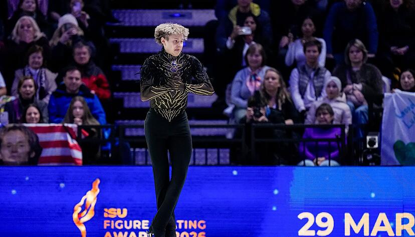 Ilia Malinin meldete sich bei der Eiskunstlauf-WM in eindrucksvoller Manier zurück. Ilia Malinin meldete sich bei der Eiskunstlauf-WM in eindrucksvoller Manier zurück.