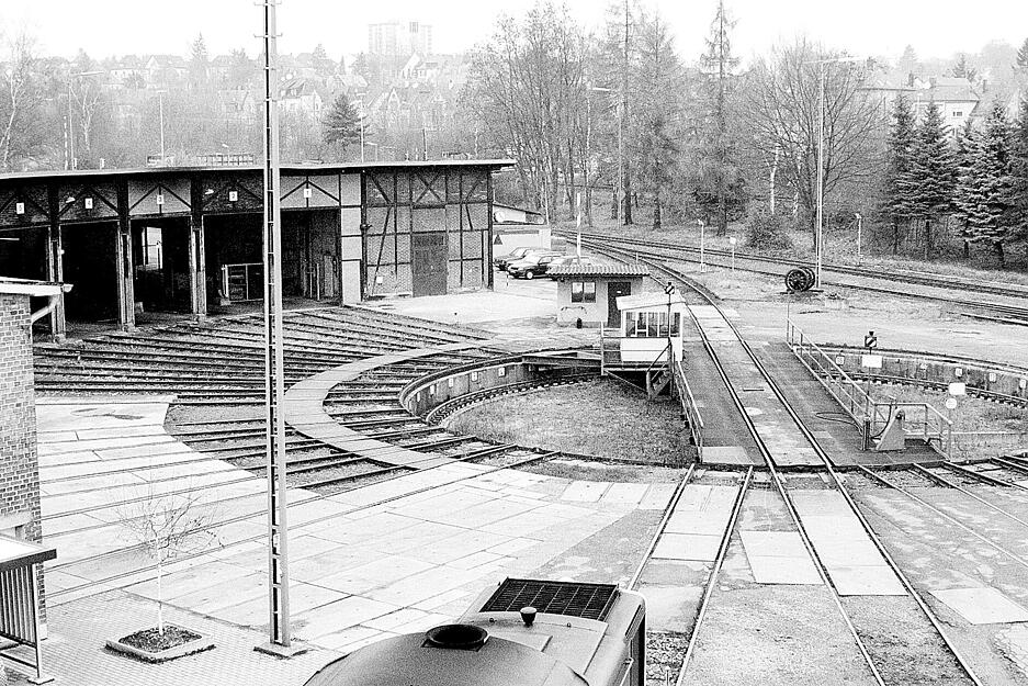 Zusammengestellt von Archiv und Dokumentation der Heilbronner Stimme - 1998: Ansicht des Gel&auml;ndes des ehemaligen DB-Bahnbetriebswerk am Sonnenbrunnen in Heilbronn-B&ouml;ckingen. Hier ist der Standort des S&uuml;ddeutschen Eisenbahnmuseums geplant.