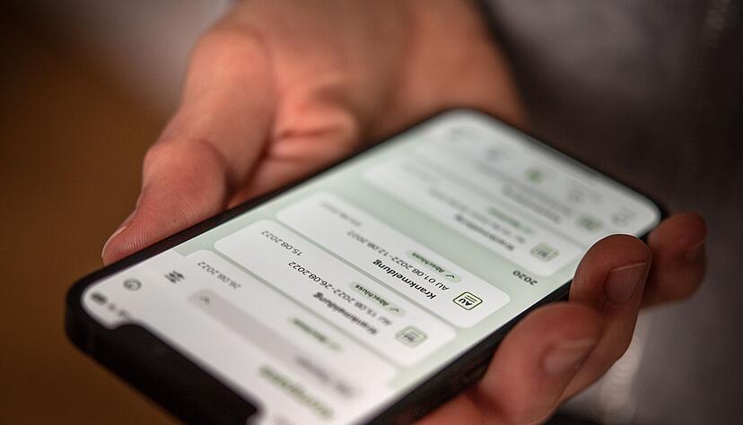 Damit das Krankengeld ohne Unterbrechung weitergezahlt wird, m&uuml;ssen Versicherte rechtzeitig selbst eine Folgebescheinigung ihrer Arbeitsunf&auml;higkeit einholen.