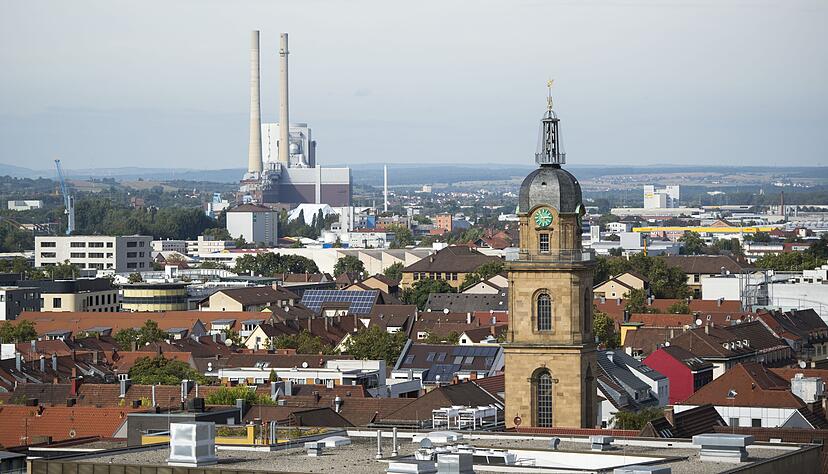 Der Blick auf den Heilbronner Hafenmarktturm mit dem Kraftwerk im Hintergrund. Foto: Archiv/Berger Der Blick auf den Heilbronner Hafenmarktturm mit dem Kraftwerk im Hintergrund. Foto: Archiv/Berger