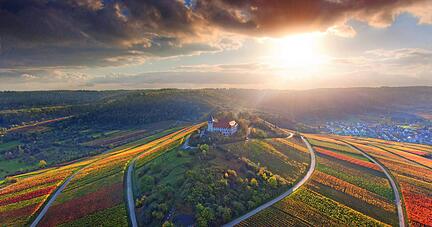 Nicht nur über dem Michaelsberg bei Cleebronn ziehen dunkle Wolken auf. Nicht nur über dem Michaelsberg bei Cleebronn ziehen dunkle Wolken auf.