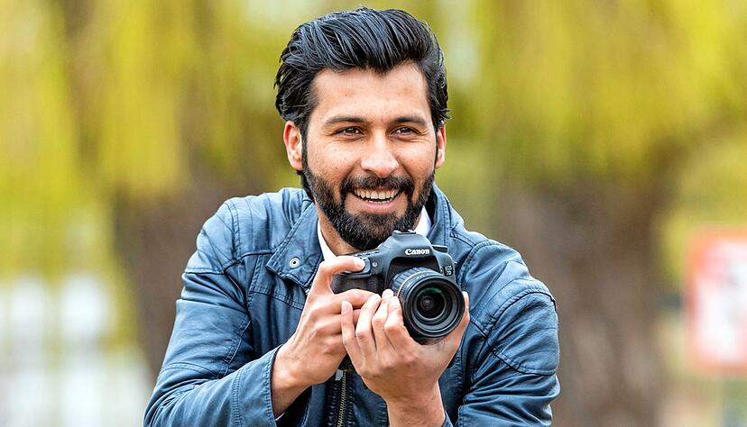 Der 31-j&auml;hrige Karrar Kamil entdeckt leidenschaftlich gerne mit seiner Kamera die Stadt. Einer seiner Lieblingsorte ist das ehemalige Buga-Gel&auml;nde.

Foto: Mario Berger