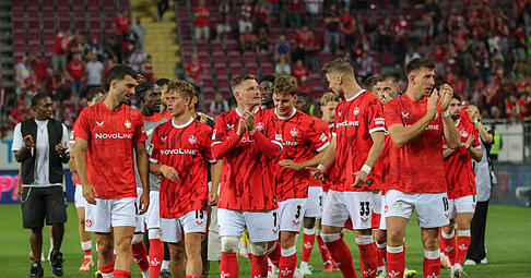 Der 1. FC Kaiserslautern kommt zum Testspiel gegen den 1. FC Heidenheim nach Heilbronn. Das Spiel findet am 5. September um 14 Uhr im Frankenstadion statt.