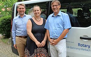 Arne Höller, Melanie Grochalsky und Wolfgang Bartole (von links) tun alles dafür, dass ihre Kinder trotz Krisen optimal im Albert-Schweitzer-Kinderdorf versorgt werden. Vor allem der Fuhrpark schlägt auf der Kostenseite ins Kontor. Arne Höller, Melanie Grochalsky und Wolfgang Bartole (von links) tun alles dafür, dass ihre Kinder trotz Krisen optimal im Albert-Schweitzer-Kinderdorf versorgt werden. Vor allem der Fuhrpark schlägt auf der Kostenseite ins Kontor.