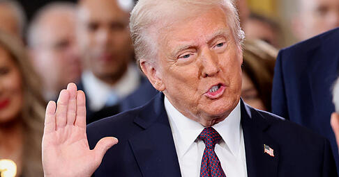 Donald Trump ist als neuer Präsident der US-Staaten vereidigt worden. In seiner ersten Rede ließ er mit markanten Aussagen aufhorchen.