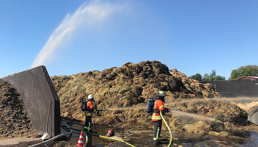 Brand auf Hof in Bad Rappenau - Tag 2