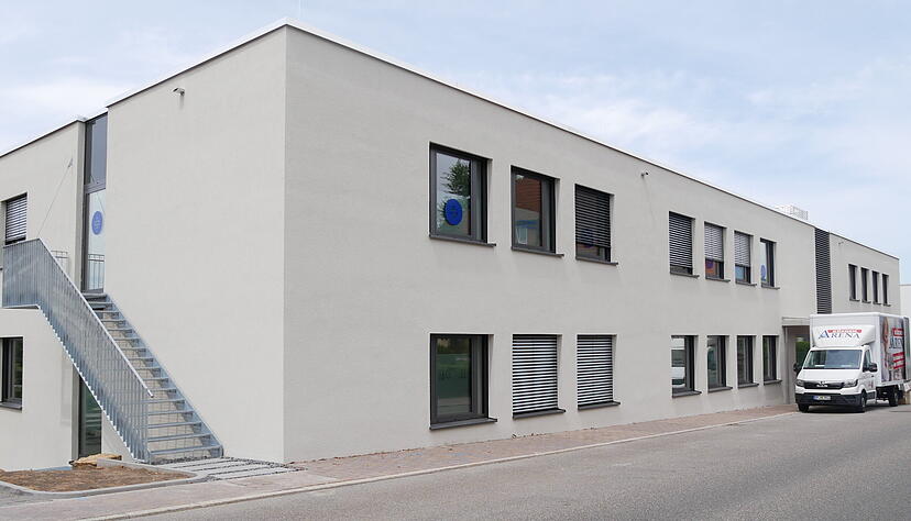 Ab 1. Januar 2025 wird eine neue Kinder&auml;rztin das sechsk&ouml;pfige Haus&auml;rzte-Team um Dr. Tobias Neuwirth am Neckarsulmer Bahnhof unterst&uuml;tzen. Daf&uuml;r werden einige R&auml;ume neu strukturiert und kindergerecht ausgestattet.
Foto: Stadt Neckarsulm