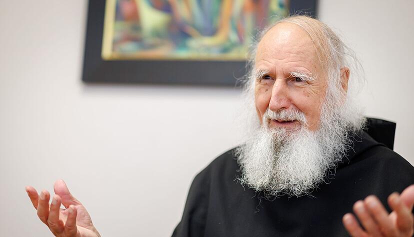 Der Benediktinerm&ouml;nch Anselm Gr&uuml;n wird 80 Jahre alt. Bekannt geworden ist er vor allem durch seine B&uuml;cher und Medienauftritte. Derzeit arbeitet er an einem Buch &uuml;ber Hoffnung.