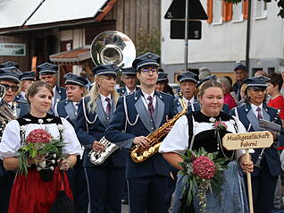 "Musik liegt in der Luft" war das Motto beim Waldenburger Stadtfest mit Festumzug am Samstag.