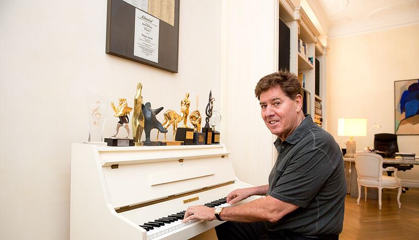 Der als Horst Nußbaum in Köln geborene gilt als einer der erfolgreichsten deutschen Musikproduzenten. Der als Horst Nußbaum in Köln geborene gilt als einer der erfolgreichsten deutschen Musikproduzenten.