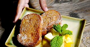 Altbackenes Brot l&auml;sst sich wunderbar verarbeiten, zum Beispiel zu Armen Rittern.