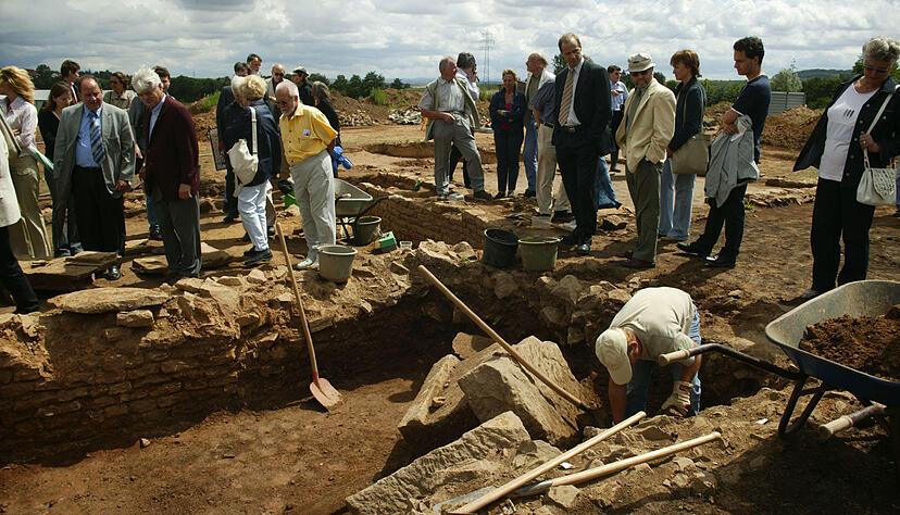 Zusammengestellt von Archiv und Dokumentation der Heilbronner Stimme 
Die r&ouml;mische Siedlung von G&uuml;glingen wird bei Grabungen des Landesdenkmalamts in den "Ochsenwiesen" und "Stein&auml;ckern"  zwischen 1999 und 2005 freigelegt. Undatierte Aufnahme.