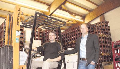 Gesch&auml;ftsf&uuml;hrer Laurent Bartenbach (links) und Vorstand Michael Ziegler wickeln die Gesch&auml;fte der WG bis Dezember ab. Seit August ist die Genossenschaft Teil der Felsengartenkellerei Besigheim Fotos: Rolf Muth
