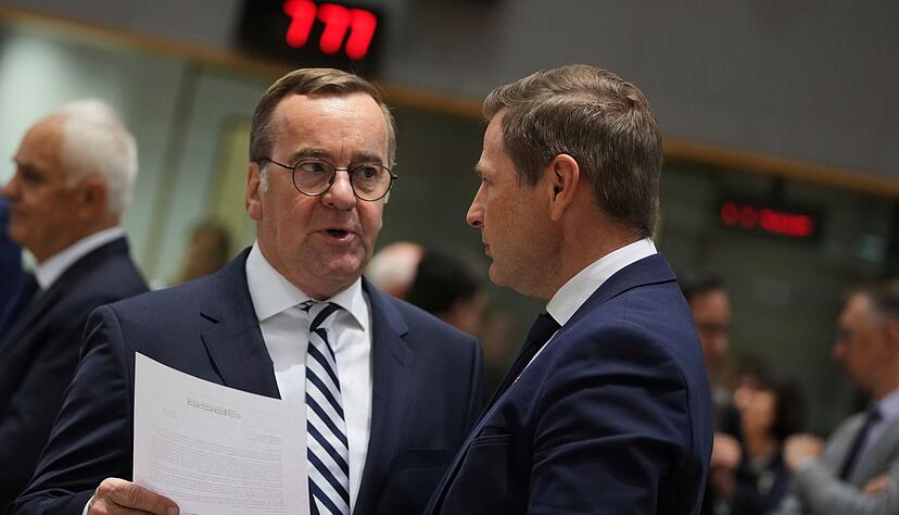 Verteidigungsminister Boris Pistorius (SPD) warf Russlands Präsident Wladimir Putin vor, auf Zeit zu spielen. Verteidigungsminister Boris Pistorius (SPD) warf Russlands Präsident Wladimir Putin vor, auf Zeit zu spielen.