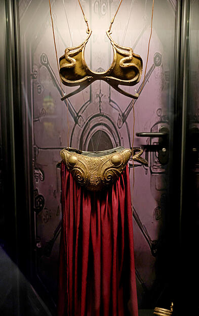 Weltbekannte Ausstellungsstücke wie der goldene Bikini der Star-Wars-Prinzessin Leia oder die Original-Baywatch-Accessoires der Schauspieler Pamela Andersson und David Hasselhoff erweisen sich als Publikumsmagnete.