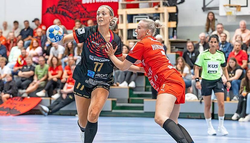 Lisa Loehnig (links) hatte sich ihren Einstand als Spielführerin anders vorgestellt. Tor- und sieglos endete das Duell mit Ketsch. Das soll sich am Sonntag ändern. Lisa Loehnig (links) hatte sich ihren Einstand als Spielführerin anders vorgestellt. Tor- und sieglos endete das Duell mit Ketsch. Das soll sich am Sonntag ändern.