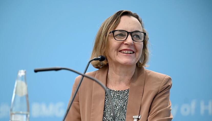 Carmen Scheibenbogen leitet das Fatigue Centrum der Berliner Charit&eacute; und verweist auf erste klinische Studien zu Long-Covid-Medikamenten. (Archivbild)