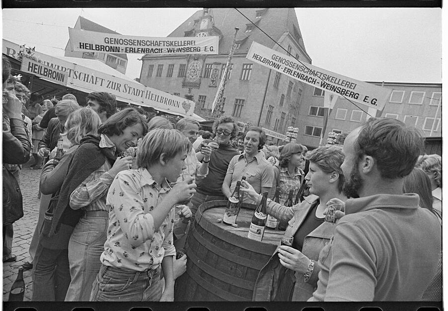 Stimmung auf dem Heilbronner Weindorf 1976.