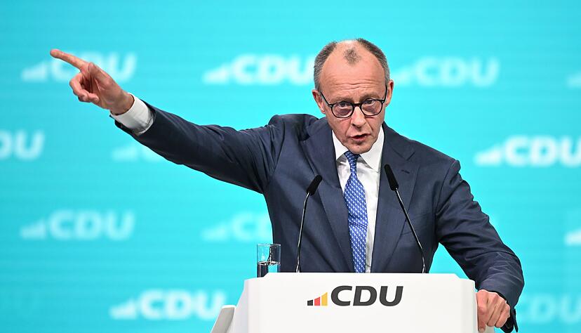 Kanzler und CDU-Chef Friedrich Merz &auml;u&szlig;ert sich in seiner Parteitagsrede in Stuttgart zu Vorw&uuml;rfen, er habe zu ehrgeizige Ziele gesetzt. Und pr&auml;sentiert sich zugleich als Antreiber: &laquo;Deutschland muss zur H&ouml;chstform auflaufen.&raquo;