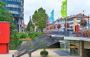 Auf der Inselspitze reflektieren Joachim Hennze und Christoph Böhmer mit ehemaligen Baubürgermeistern die Heilbronner Baukultur. Auf der Inselspitze reflektieren Joachim Hennze und Christoph Böhmer mit ehemaligen Baubürgermeistern die Heilbronner Baukultur.