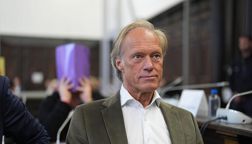 Der ehemalige Fernsehmoderator Gerhard Delling und Lebensgef&auml;hrte von Christina Block ist wegen Beihilfe angeklagt.