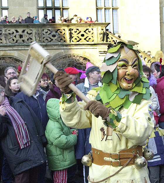 Tolle Kostüme und Masken gibt es 2005 in Heilbronn beim Faschingsumzug zu sehen.