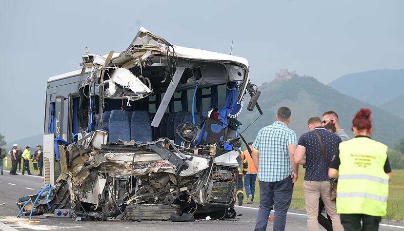 28 Menschen sind bei dem Unfall verletzt worden.