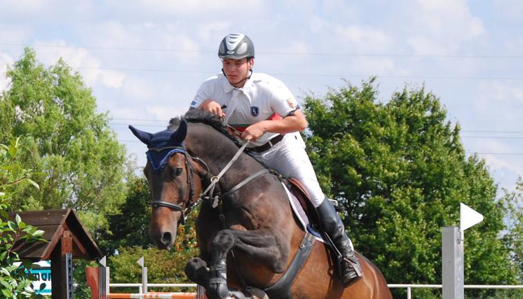 Bei der Springprüfung zeigten Pferd und Reiter ihr Talent.
Foto: Gabriele Schneider