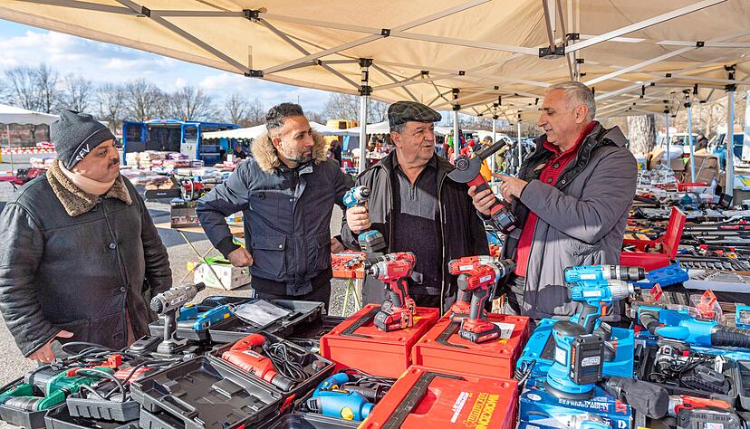 Unbeschwert lief der Flohmarkt vor der Pandemie im März ab. Am vergangenen Wochenende musste die Polizei die Veranstaltung jedoch auflösen.
Foto: Archiv/Berger