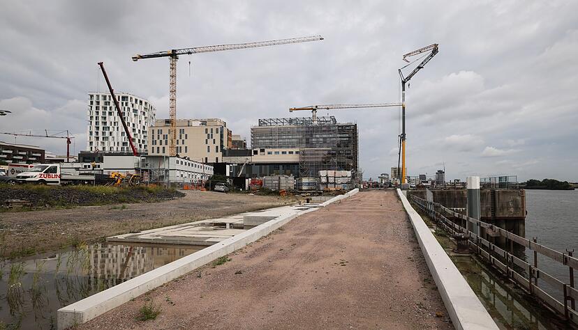 Die Eröffnung des Überseequartiers in der Hamburger Hafencity verzögert sich weiter. Nun sogar bis 2025. (Archivbild)
