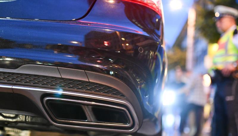 «Autoposer» fahren mit ihren oftmals getunten Fahrzeugen durch die Innenstadt und zeigen lautstark, wie viel PS ihr Wagen hat. Diese Fahrweise darf verboten werden.