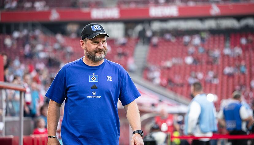 HSV-Trainer Steffen Baumgart ist zufrieden mit seinem Kader.