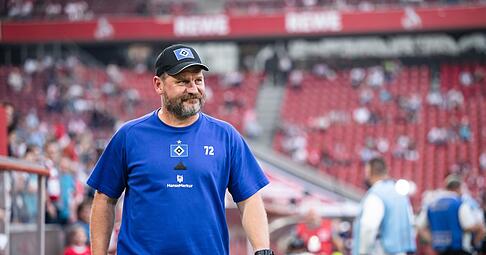 HSV-Trainer Steffen Baumgart ist zufrieden mit seinem Kader.