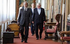 Der ehemalige Generalsekretär der Vereinten Nationen, Kofi Annan (links), und der ehemalige Bundesaußenminister Joschka Fischer (Bündnis 90/Die Grünen). Der ehemalige Generalsekretär der Vereinten Nationen, Kofi Annan (links), und der ehemalige Bundesaußenminister Joschka Fischer (Bündnis 90/Die Grünen).