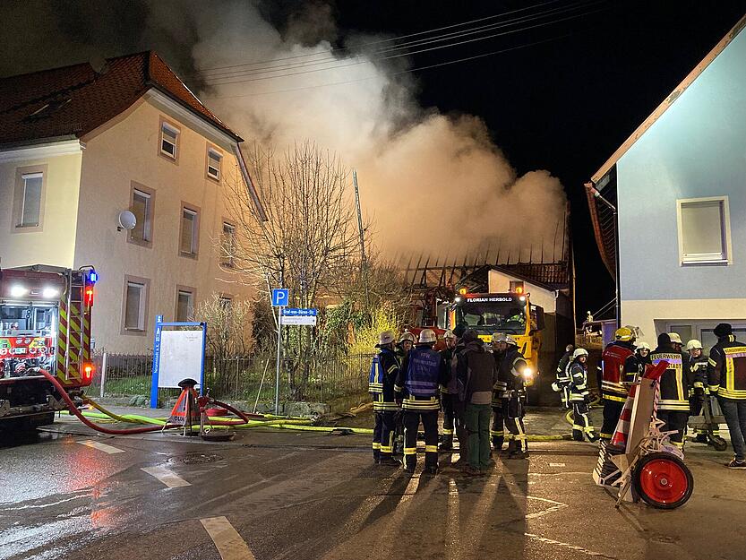 Schwerer Brand in Pferdestall in Neuenstadt-Kochertürn