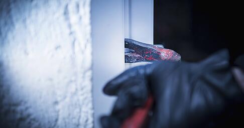 Unbekannte sind über ein Fenster in die Heilbronner Hofwiesengaststätte eingebrochen. Unbekannte sind über ein Fenster in die Heilbronner Hofwiesengaststätte eingebrochen.