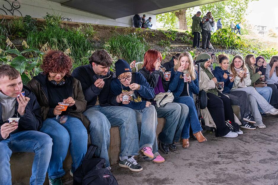 Tiktok- und Instagram-Trend "Pudding mit der Gabel essen" in Heilbronn.
