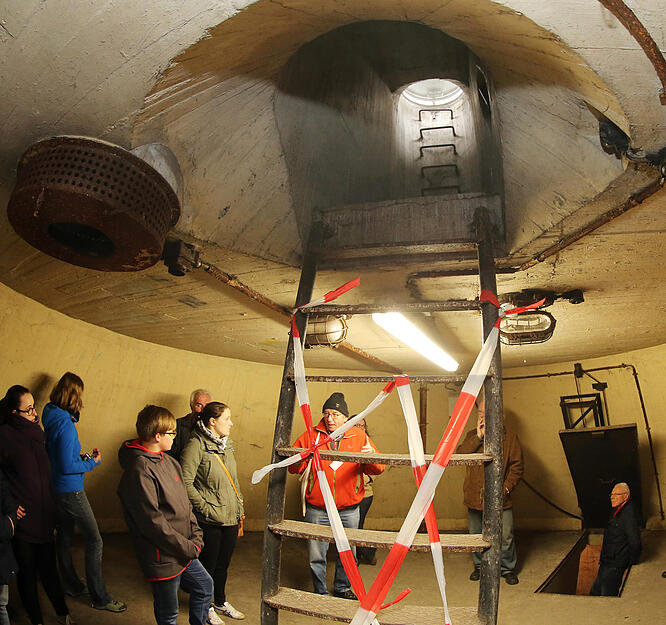 Seit Februar 2016 ist der General-Wever-Turm in Theresienturm umbenannt. Nur an wenigen Tagen ist der Bunker öffentlich zugänglich und kann besichtigt werden.