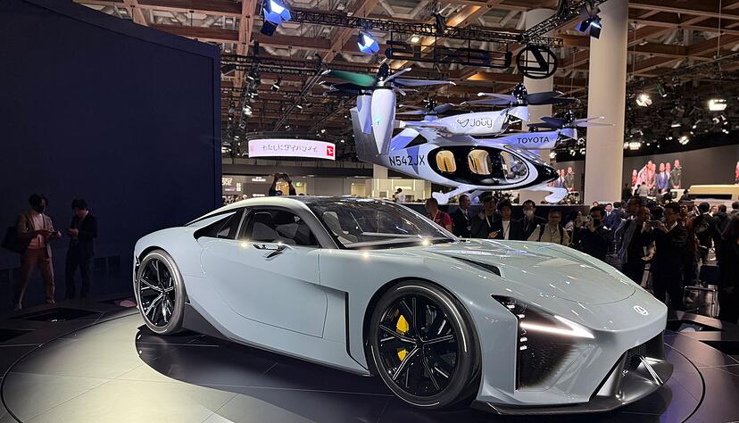 Möglicherweise schon im nächsten Jahr soll das zweisitzige Coupé LS Sport Concept auf den Straßen zu sehen sein. Möglicherweise schon im nächsten Jahr soll das zweisitzige Coupé LS Sport Concept auf den Straßen zu sehen sein.