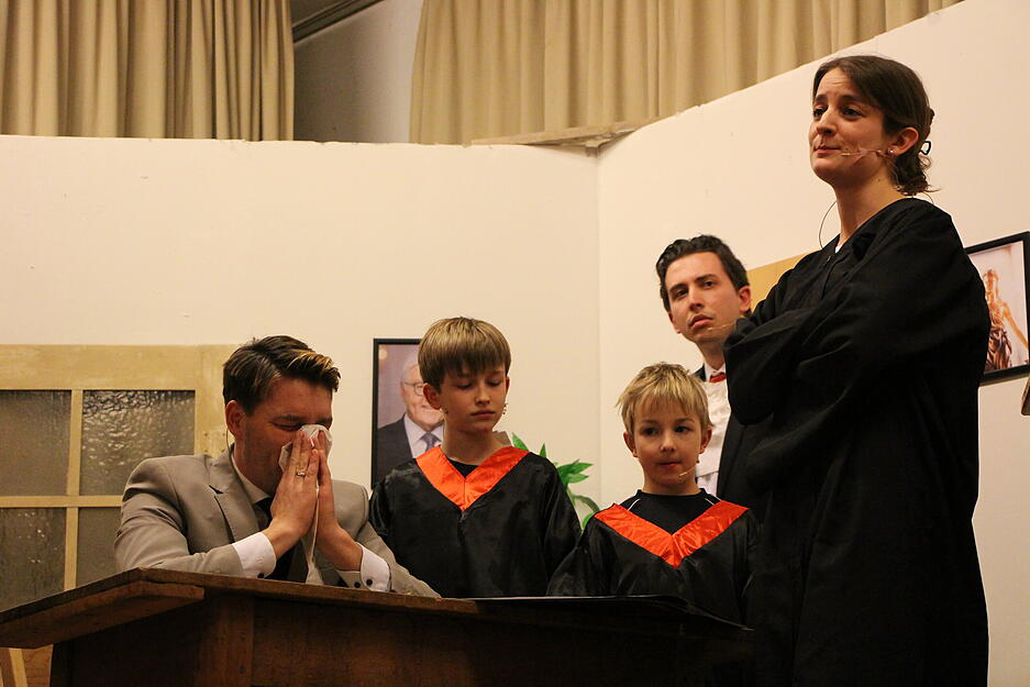 Das Theaterst&uuml;ck verbindet Unterhaltung mit gesellschaftlichen Themen.