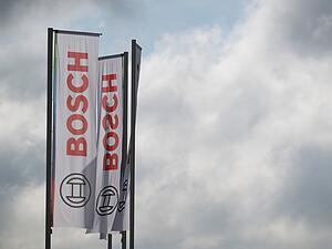 Bei den Mitarbeitern des Technologiekonzerns Bosch wächst die Angst vor betriebsbedingten Kündigungen.