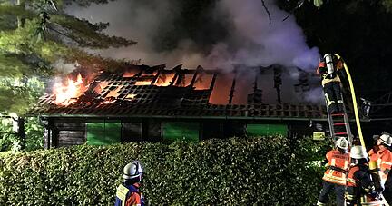 Im Juni 2020 brannte die Albvereinshütte auf dem Calvarienberg in Gundelsheim &minus; sie war ein beliebter Treffpunkt und gerne gewählter Ort für Feierlichkeiten. Sie fehlt vielen bis heute.