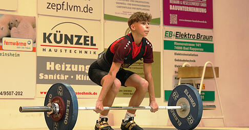 Jannick Kahse feiert gegen B&ouml;bingen sein Saisondeb&uuml;t in der 2. Bundesliga. Er l&ouml;st Christian Martens im Rei&szlig;en ab.