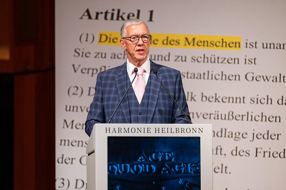 In der Heilbronner Harmonie ist Günther Jauch mit dem Demokratiepreis „Württemberger Köpfe“ ausgezeichnet worden.