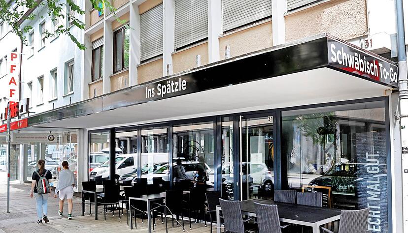 Freut sich seit der Eröffnung über guten Zuspruch: Marcel Hoyer bietet im "Ins Spätzle" schwäbische Klassiker an.