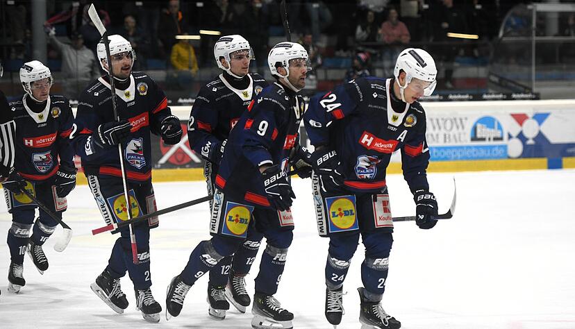 Corey Mapes (rechts) verspricht, dass die Heilbronner Falken gegen den SC Riessersee "alles raushauen" werden.
