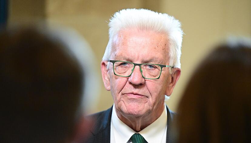 Ministerpr&auml;sident Winfried Kretschmann will, dass sich die Hochschulen im Land an milit&auml;rischer Forschung beteiligen.